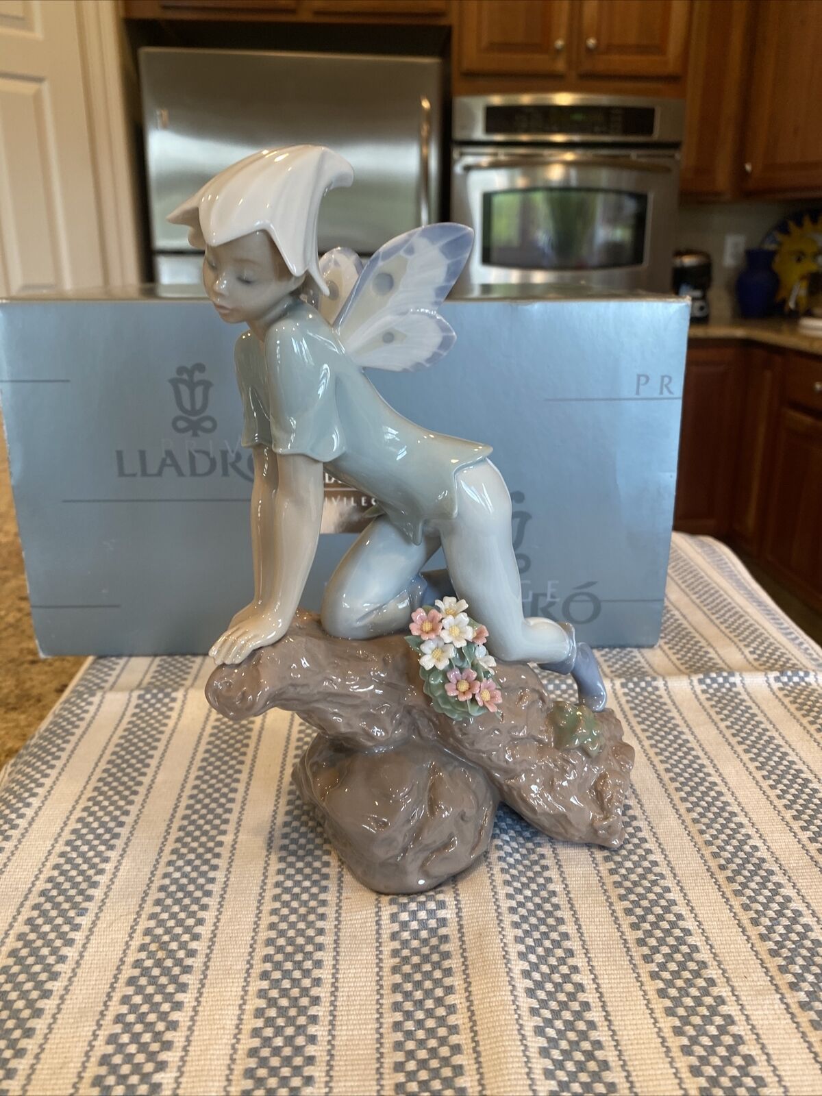 Lladro 7690 Prince Of The Elves w/ Original Box - Perfect Condition
