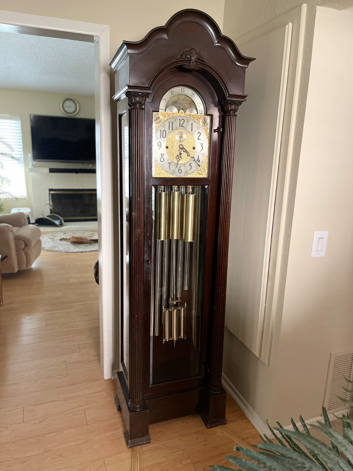 1915 Herschede Antique Hall Clock (Grandfather Clock) 1915 Herschede Antique Hall Clock (Grandfather Clock)