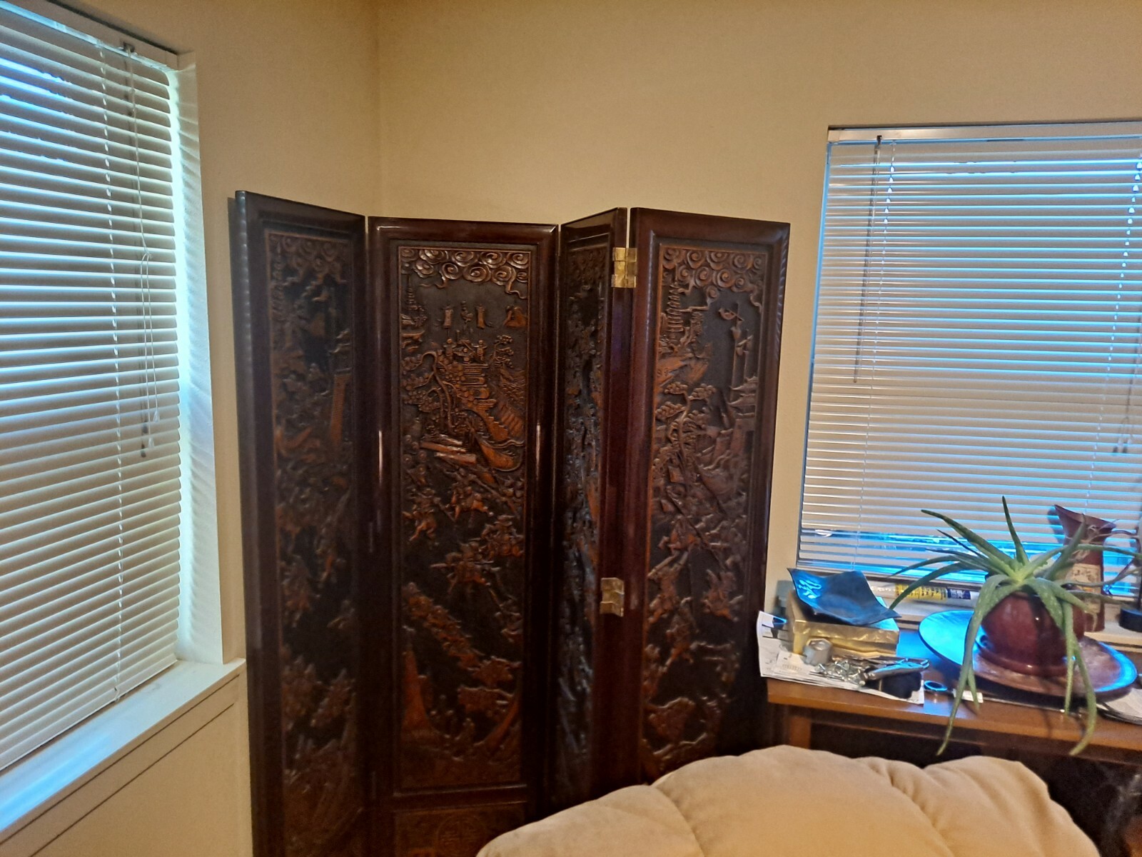 Beautiful Vintage Japanese Hand Carved Teak Wood 4 Panal Screen Beautiful Vintage Japanese Hand Carved Teak Wood 4 Panal Screen