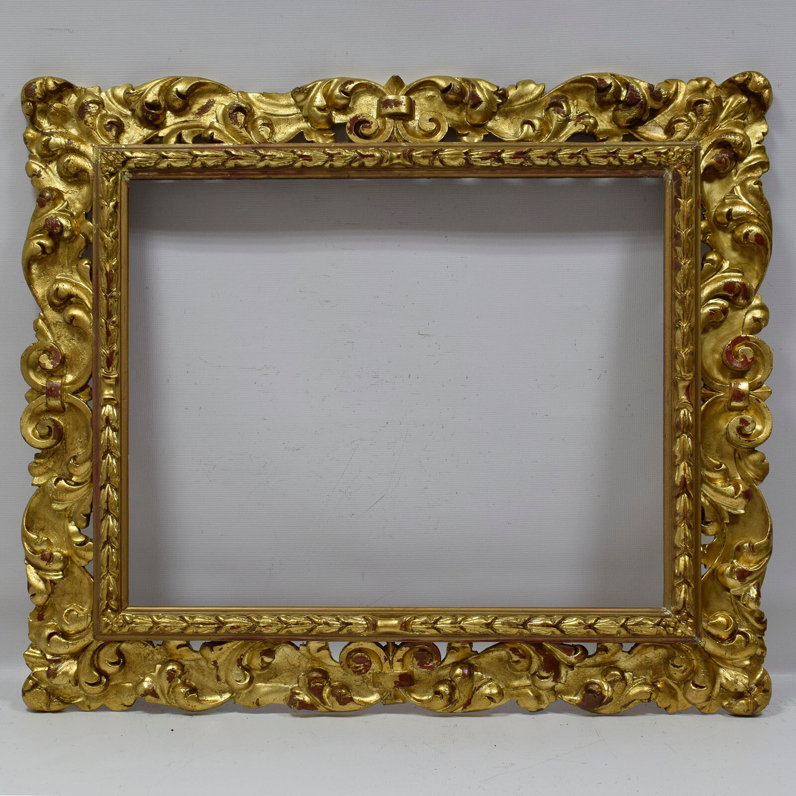 Ca. 1850-1900 Old wooden Carved Florentine openwork frame Internal 26.5x22.4
