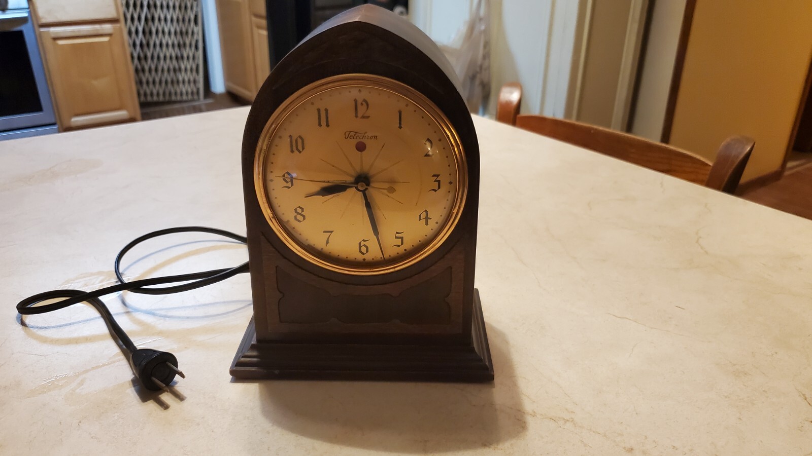 Vintage 1930's Warren Telechron Co. Electric Shelf/Mantel Clock Model 532...