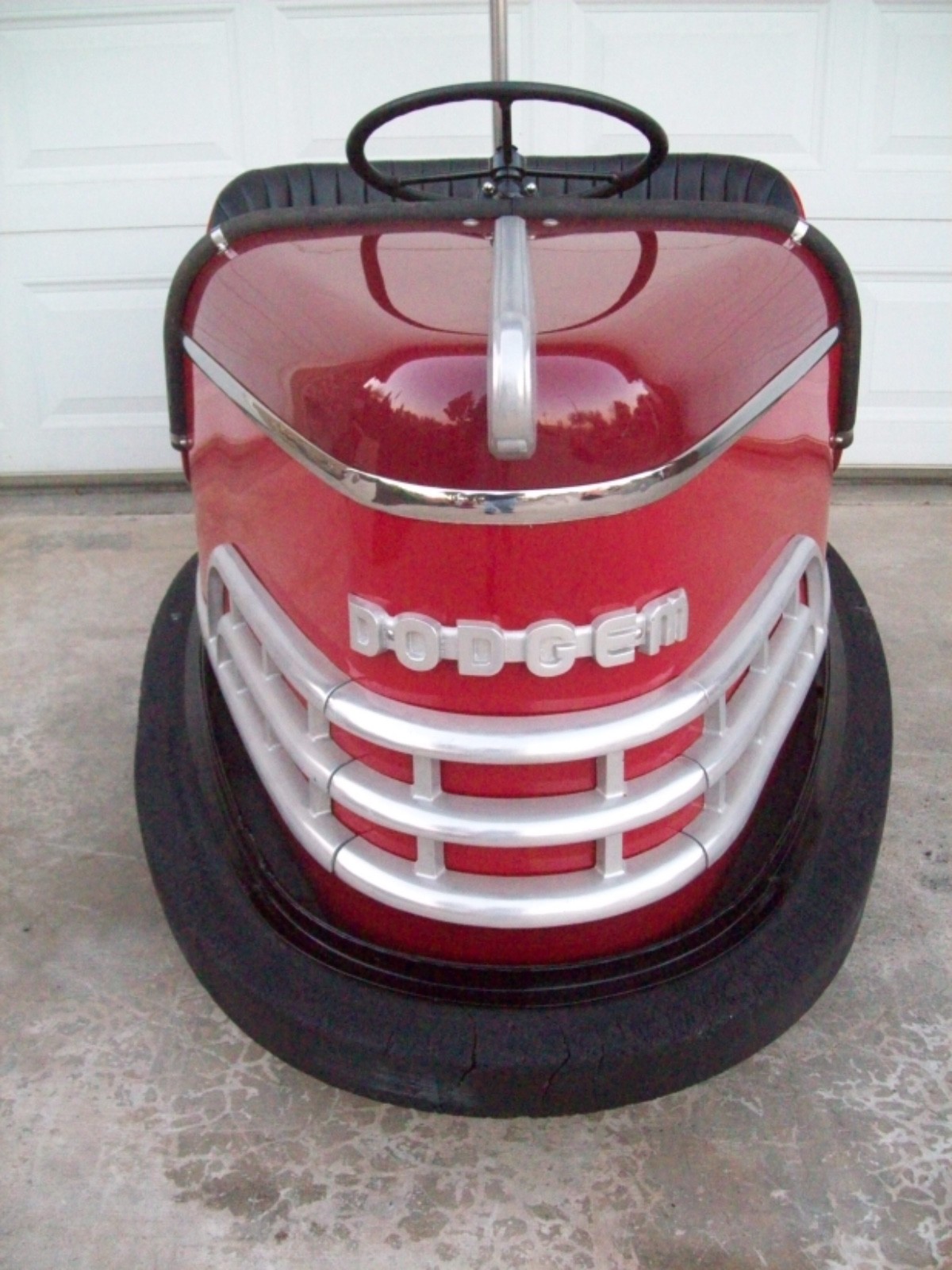 VINTAGE DODGEM BUMPER CAR AMUSEMENT CARNIVAL RIDE  RESTORED & VERY COOL+ STINGER