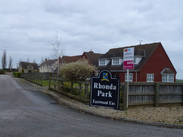 Photo A2 Rhonda Park, Wimblington Eastwood End Rather palatial dwellings c2012 Photo A2 Rhonda Park, Wimblington Eastwood End Rather palatial dwellings c2012