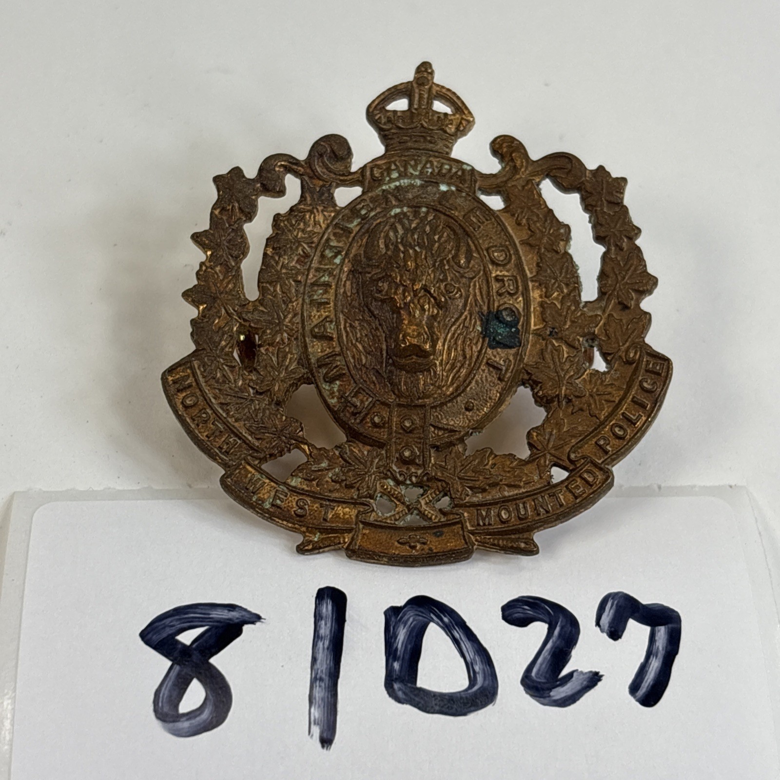 Canadian Royal North West Mounted RNWMP Cap Badge Insignia Pin-Back 81D27 Canadian Royal North West Mounted RNWMP Cap Badge Insignia Pin-Back 81D27