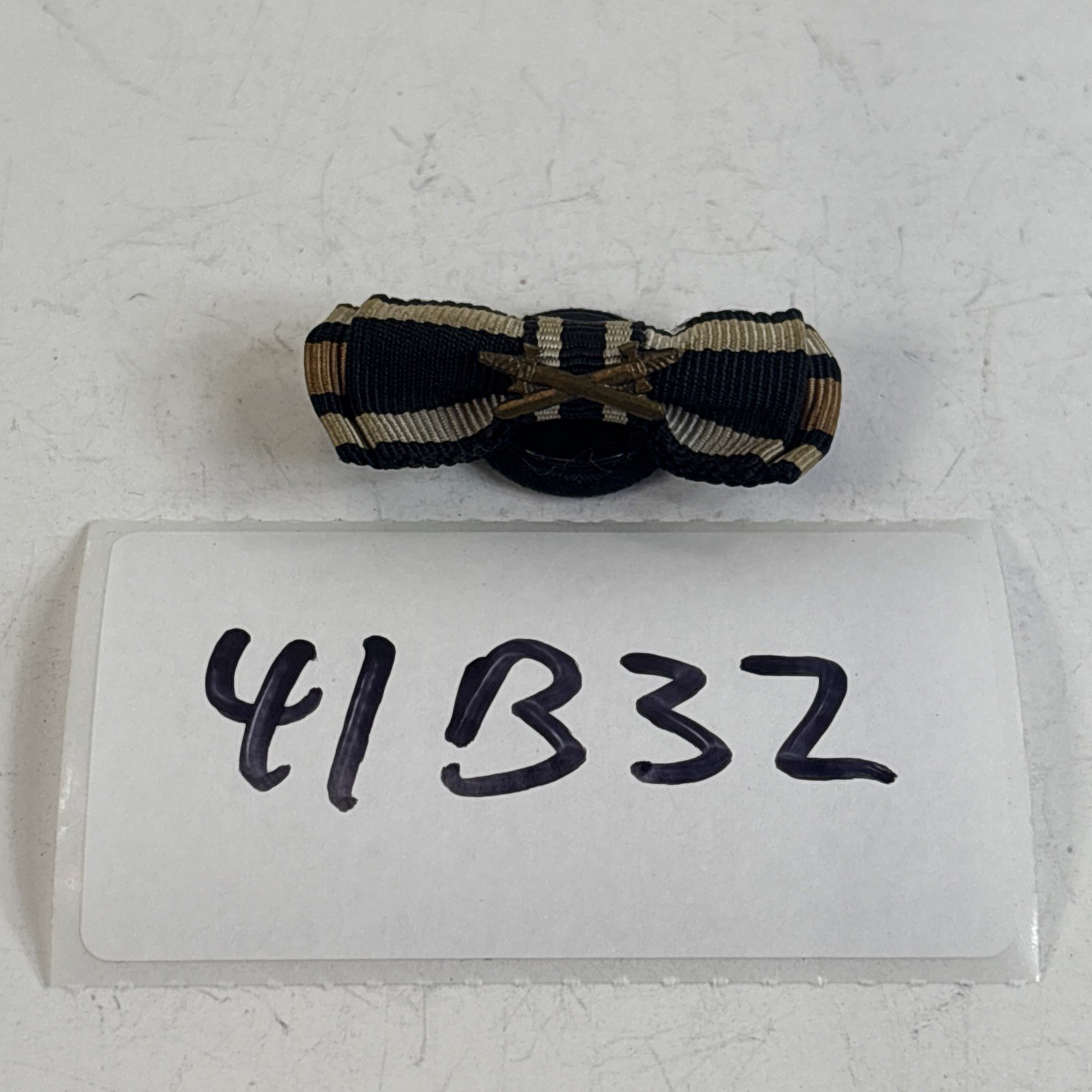 Pre-WW2 German Button Hole Ribbon Hindenburg Insignia 41B32 Pre-WW2 German Button Hole Ribbon Hindenburg Insignia 41B32