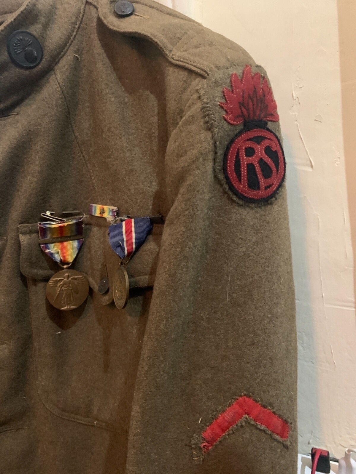 TX Estate WW1 Doughboy Army Helmet Uniform Ordnance Patches Tunic Pants MO Medal TX Estate WW1 Doughboy Army Helmet Uniform Ordnance Patches Tunic Pants MO Medal