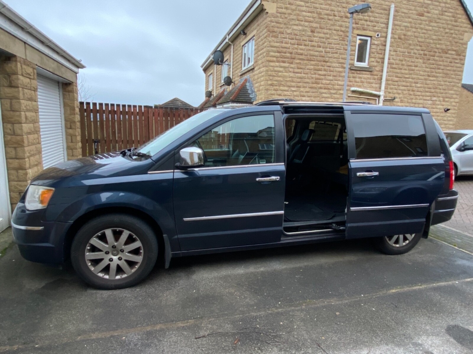 Chrysler Grand Voyager CRD Limited Anniversary Model