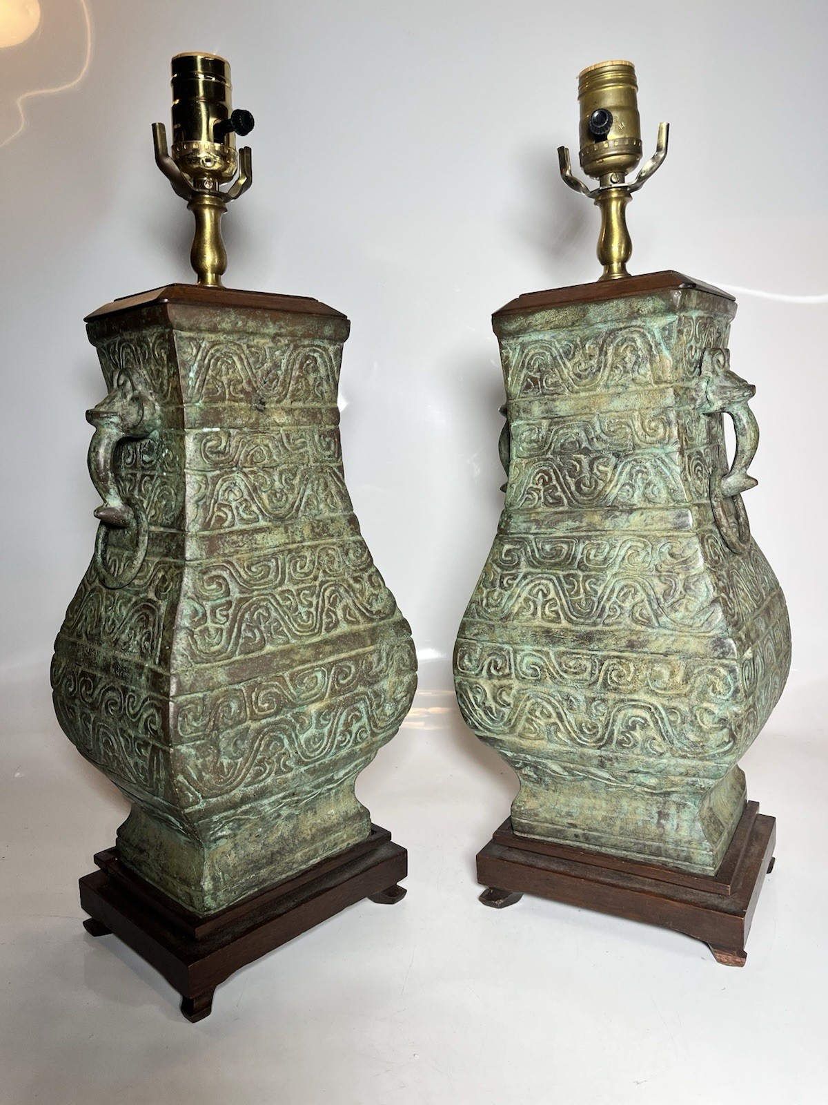 Pair Of Mid-20th Century Chinese Bronze Archaic Table Lamps Hu Vessel Design Pair Of Mid-20th Century Chinese Bronze Archaic Table Lamps Hu Vessel Design