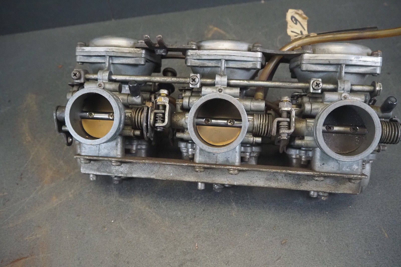 CARBURETOR SUZUKI GT750 77 27207