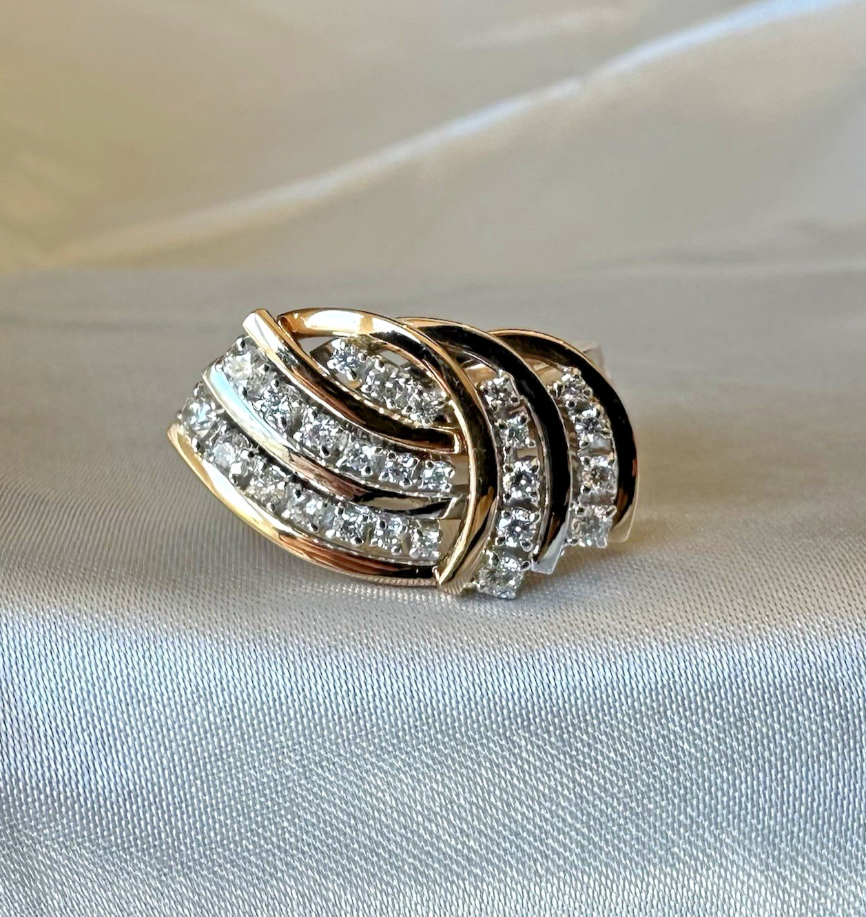 18K ROSE + WHITE GOLD - DIAMOND (.40Ct) MULTI-ROW BOW RING / SIZE 7-1/2 18K ROSE + WHITE GOLD - DIAMOND (.40Ct) MULTI-ROW BOW RING / SIZE 7-1/2