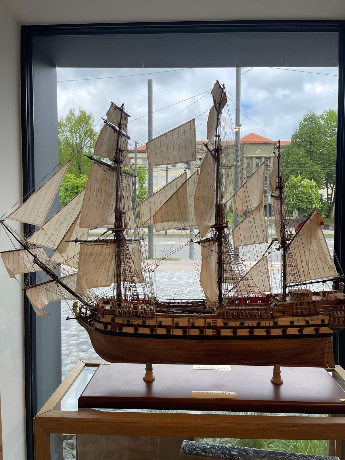 San Ildefonso Wooden Ship Model 125cm (50in) Handcrafted Display San Ildefonso Wooden Ship Model 125cm (50in) Handcrafted Display