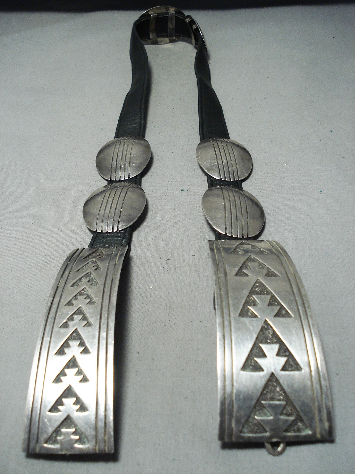 AUTHENTIC VINTAGE NAVAJO TOMMY JACKSON 1987 STERLING SILVER CONCHO BELT