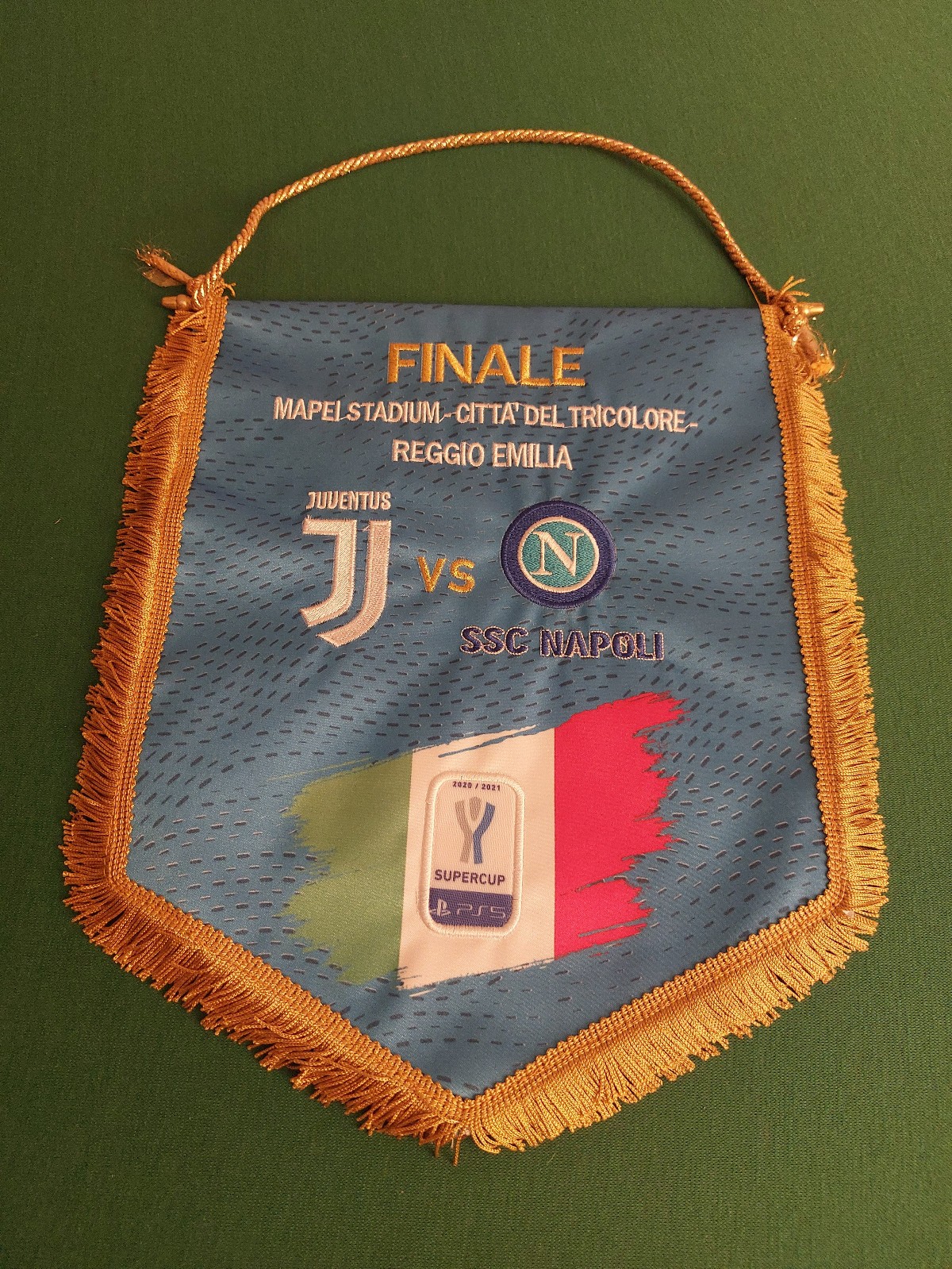 OFFICIAL MATCH WORN FINAL SUPERCUP 2021 JUVENTUS NAPLES PENNANT PENNANT OFFICIAL MATCH WORN FINAL SUPERCUP 2021 JUVENTUS NAPLES PENNANT PENNANT