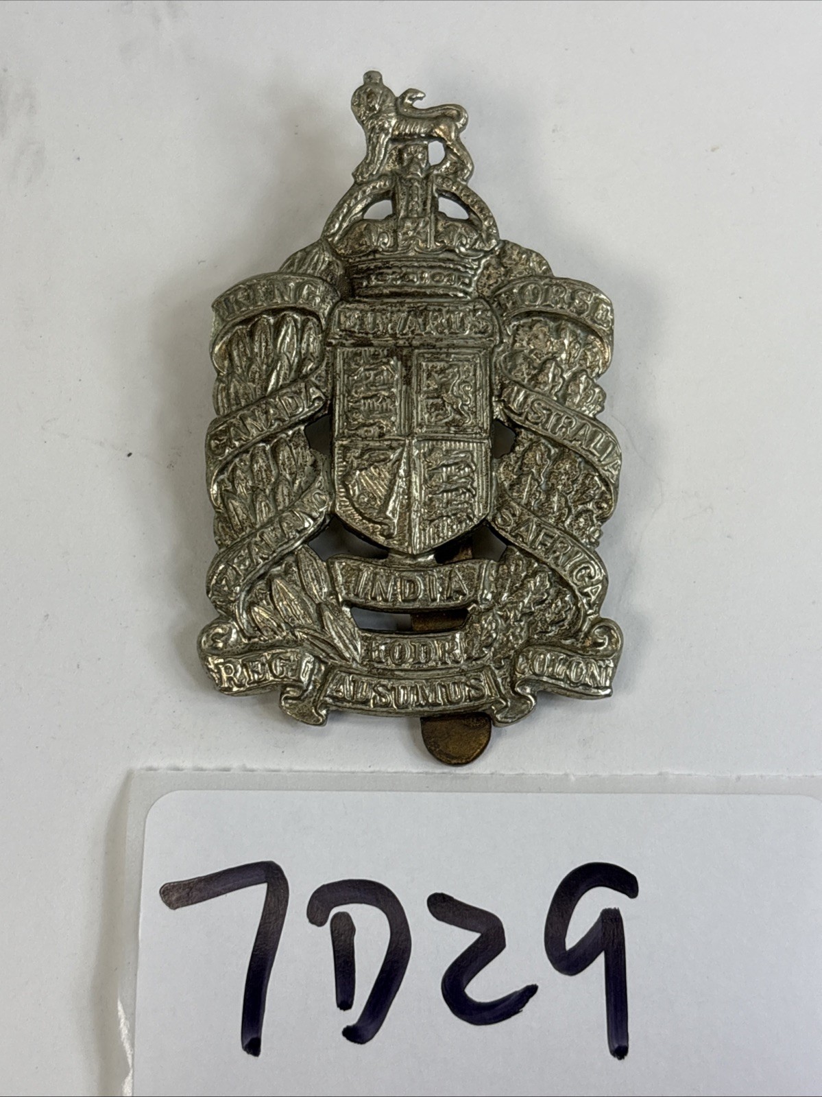 British Army Kings Overseas Dominions India Cap Badge Insignia Slide Clip 7D29
