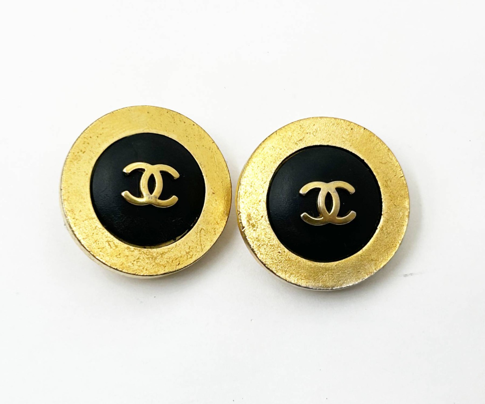 Chanel Vintage Gold Plated CC black Gold Rim Earrings As seen on Nicole Richie Chanel Vintage Gold Plated CC black Gold Rim Earrings As seen on Nicole Richie