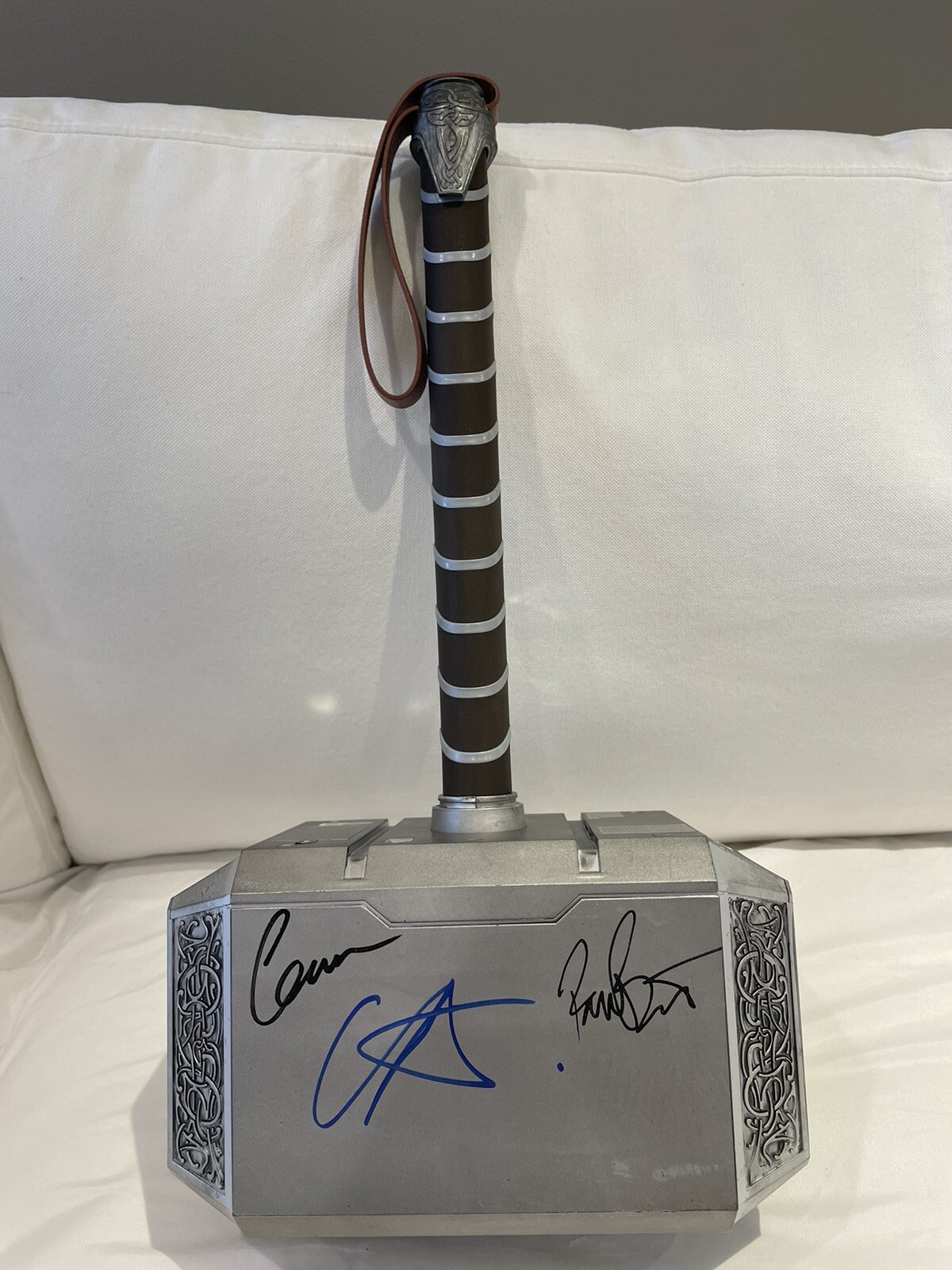 CHRIS EVANS CHRIS HEMSWORTH PAUL BETTANY SIGNED X3 MJOLNIR BECKETT BAS COA CHRIS EVANS CHRIS HEMSWORTH PAUL BETTANY SIGNED X3 MJOLNIR BECKETT BAS COA