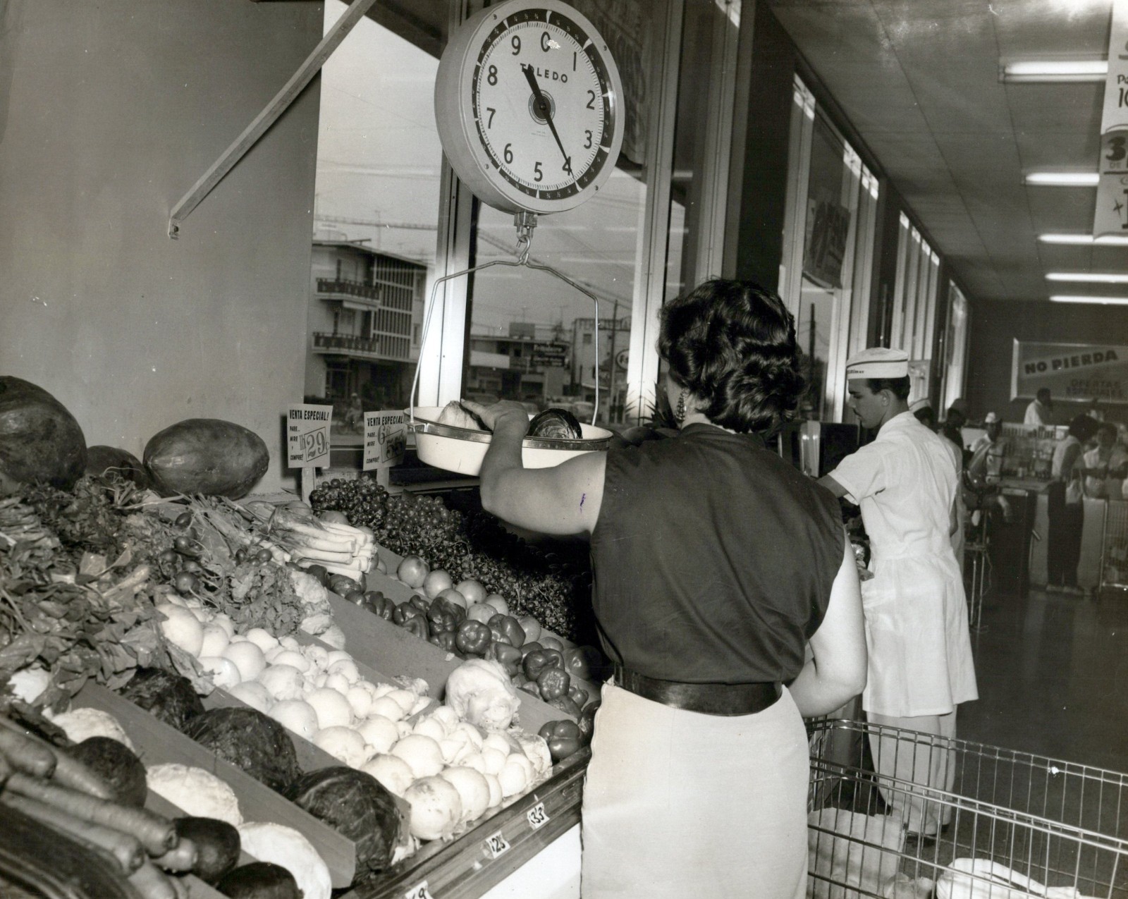 Cuba Cuban Girl Supermarket 1950s) ❤ Vintage Photo by Paco Altuna 946K Cuba Cuban Girl Supermarket 1950s) ❤ Vintage Photo by Paco Altuna 946K
