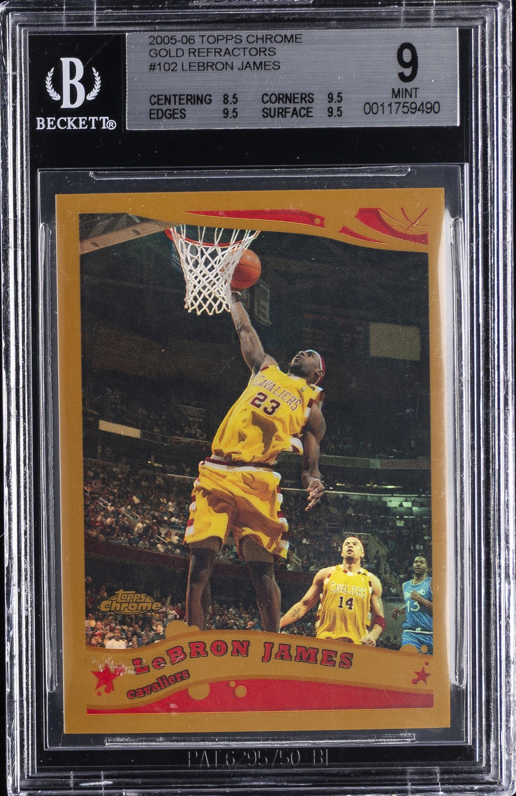 2005-06 TOPPS CHROME GOLD REFRACTORS #102 LEBRON JAMES BGS 9