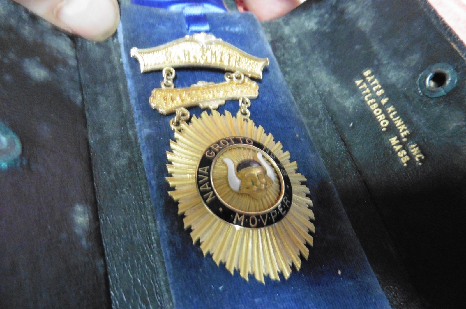 Rare p1954 10k 30g Masonic Pin Past Monarch R H Smith NAVA grotto movpar tested Rare p1954 10k 30g Masonic Pin Past Monarch R H Smith NAVA grotto movpar tested