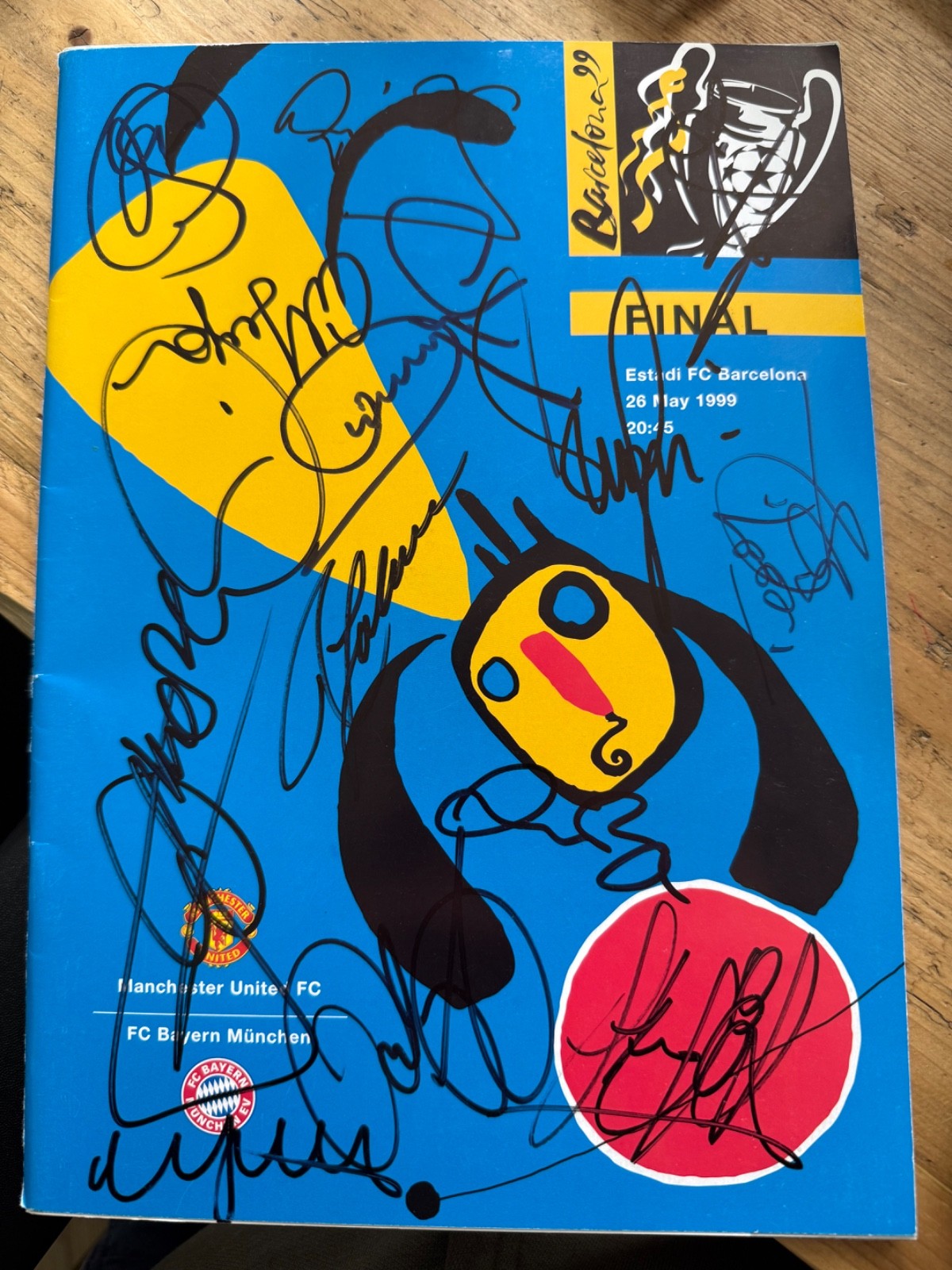 Multi signed Manchester United 1999 programme inc Beckham Ferguson RACC ACGCert