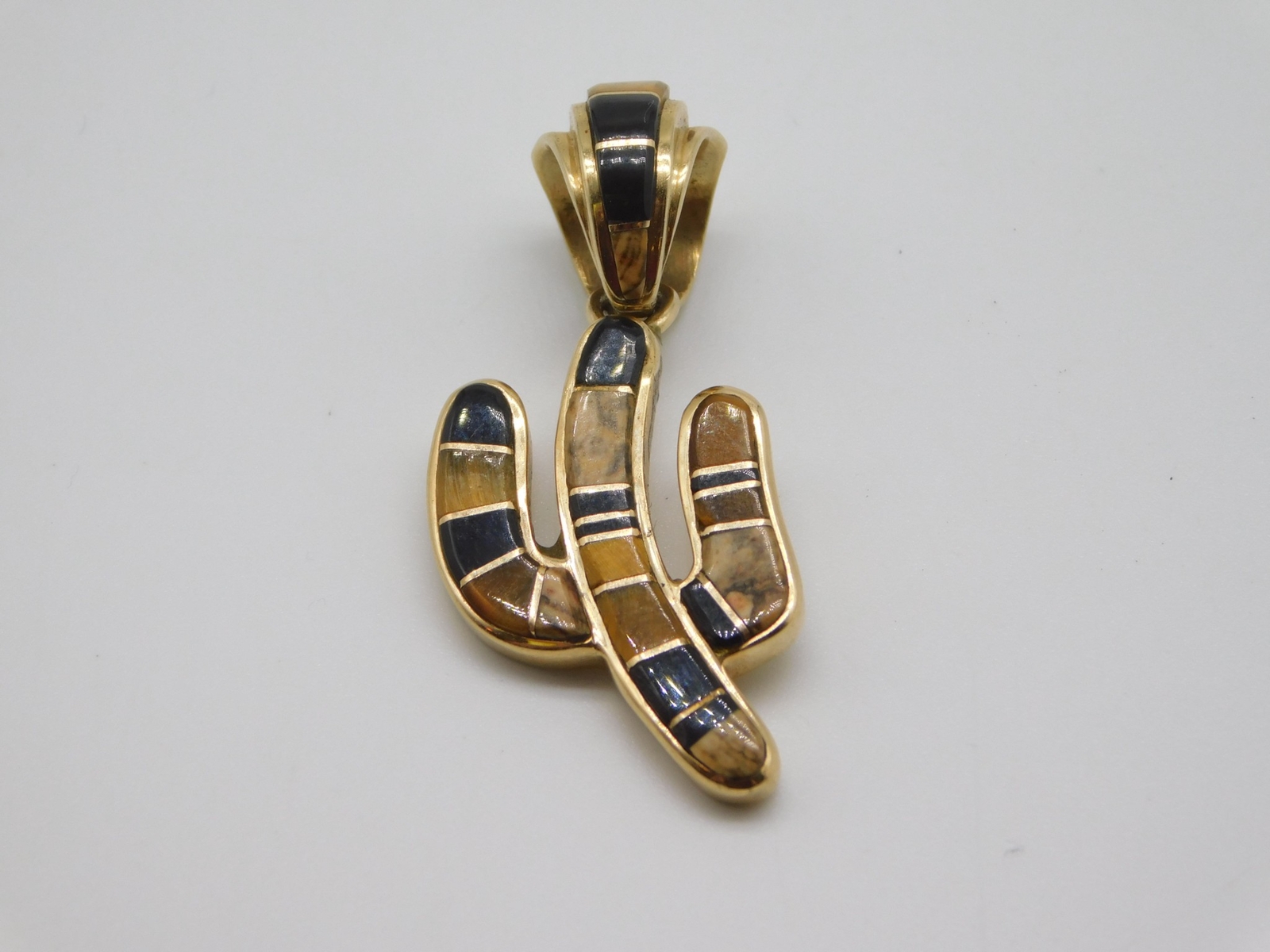 NATIVE AMERICAN NAVAJO INDIAN EARL PLUMMER 14K GOLD INLAY STONE CACTUS PENDANT