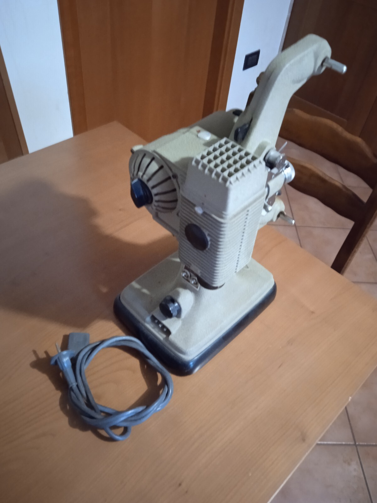 Vintage 16mm Comet Projector Perfect in All Its Parts Vintage 16mm Comet Projector Perfect in All Its Parts