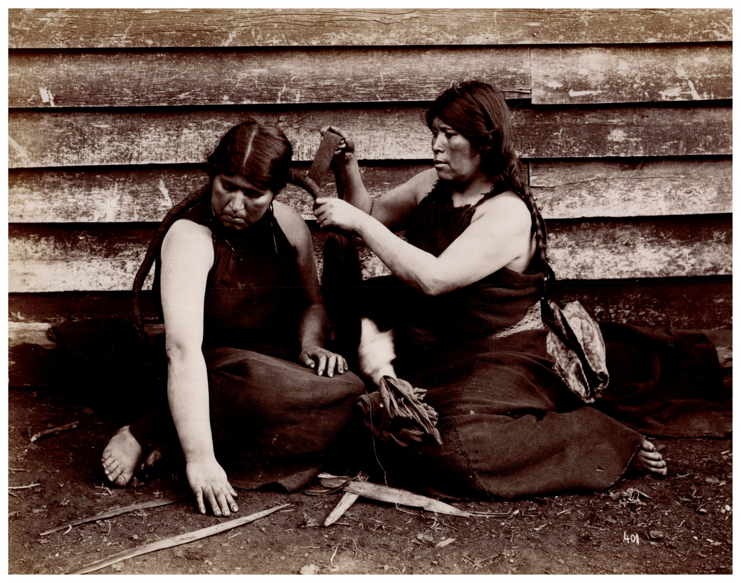 Odber Heffer, Chile, Mapuche Women Peinandose Vintage Albumen Print Tirage a Odber Heffer, Chile, Mapuche Women Peinandose Vintage Albumen Print Tirage a