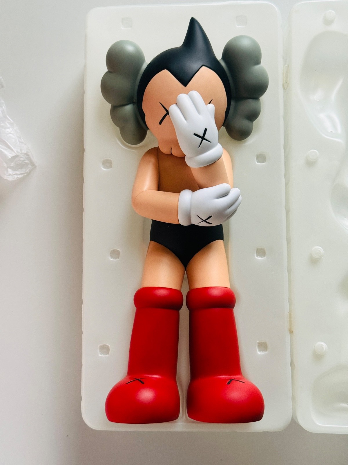 KAWS Astro Boy Companion Original 2012 Collectible Medicom Toy With Box KAWS Astro Boy Companion Original 2012 Collectible Medicom Toy With Box