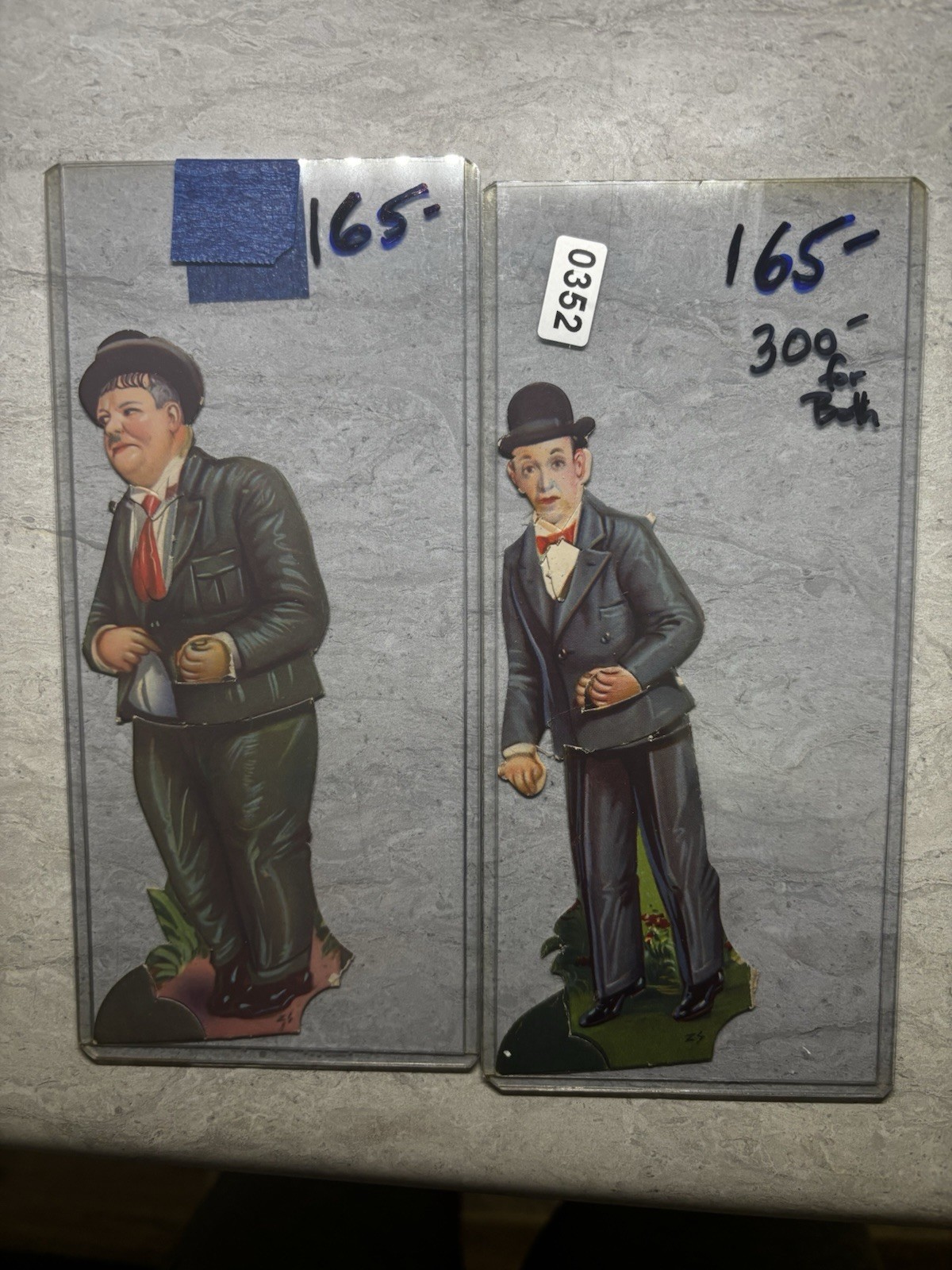 VERY RARE : AMATLLER chocolates Spanish 1927 die cut trade card LAUREL & HARDY