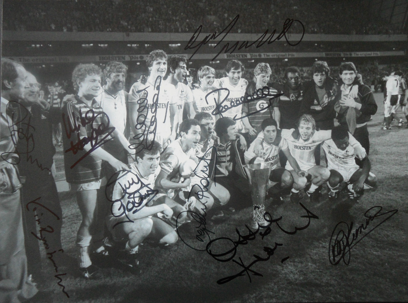SPURS UEFA CUP 1984 In Person Signed 16x12 Photo TOTTENHAM HOTSPUR COA SPURS UEFA CUP 1984 In Person Signed 16x12 Photo TOTTENHAM HOTSPUR COA