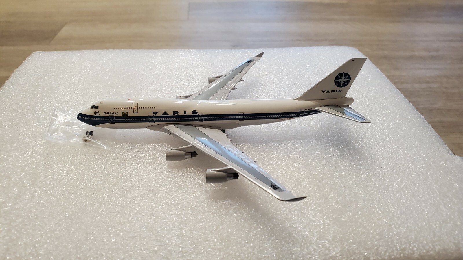 Aeroclassics VARIG B747-441 1:400 ACPPVPH Early 1990 Colors PP-VPH **RARE Aeroclassics VARIG B747-441 1:400 ACPPVPH Early 1990 Colors PP-VPH **RARE