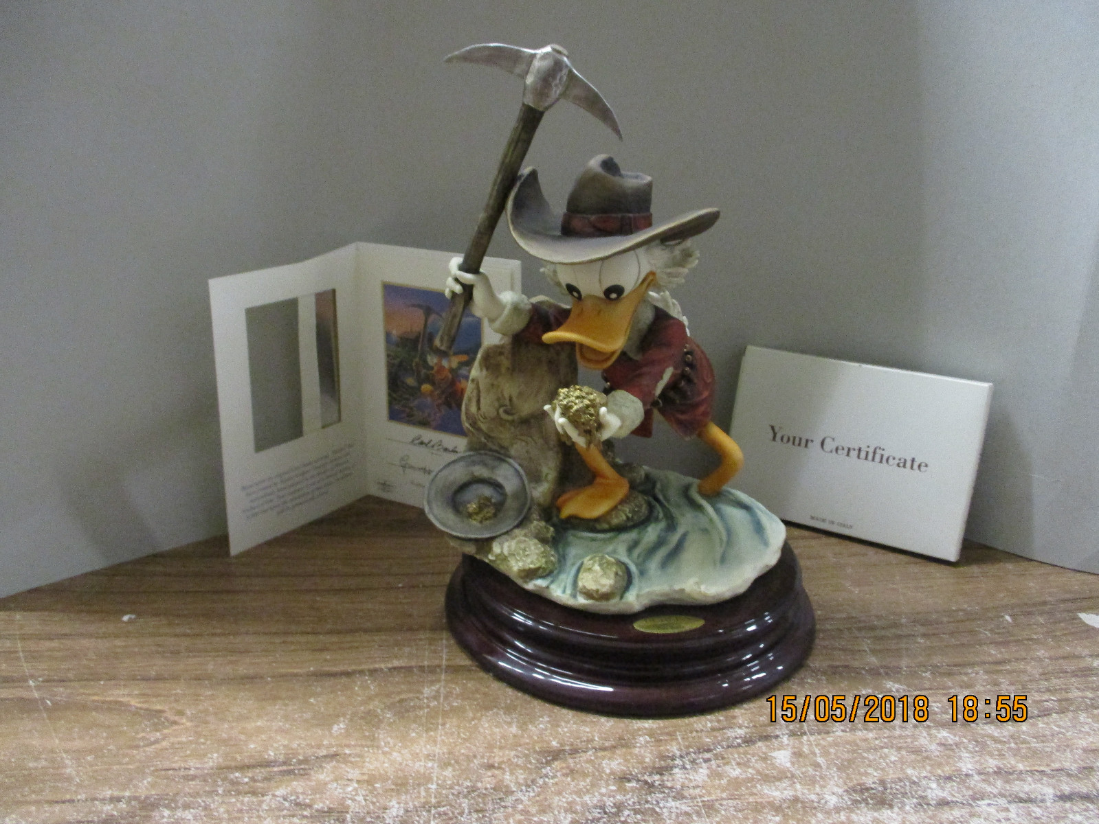 Carl Barks Scrooge McDuck - Eureka  Porcelain Figurine Giuseppe Armani
