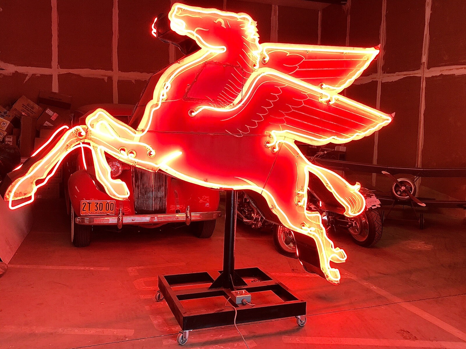 VINTAGE MOBIL NEON PEGASUS 2-SIDED PORCELAIN VINTAGE MOBIL NEON PEGASUS 2-SIDED PORCELAIN