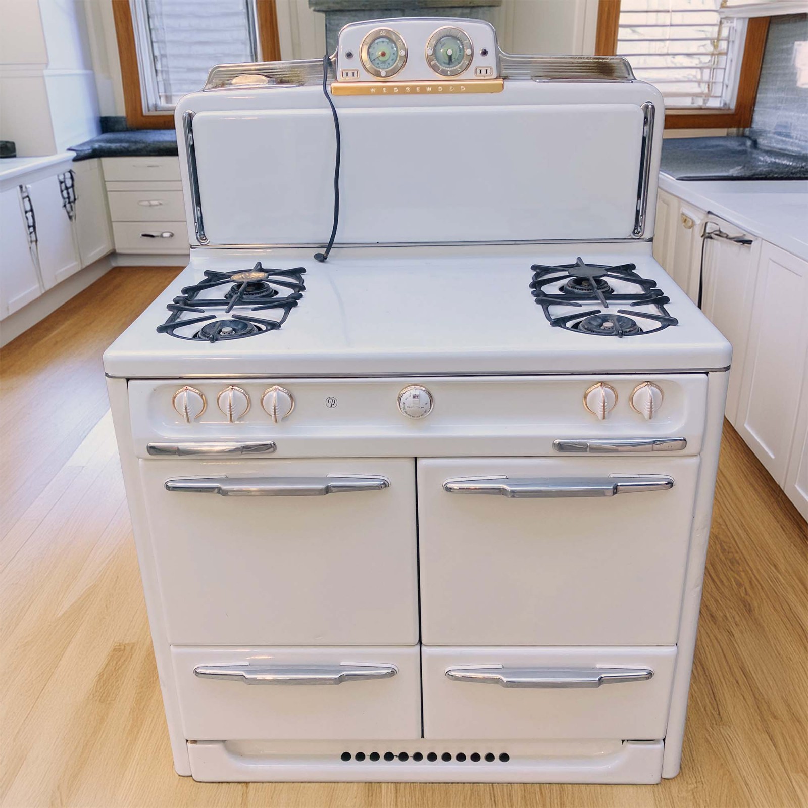 Vintage 1950's Wedgewood 4 Burner Oven 40 Vintage 1950's Wedgewood 4 Burner Oven 40