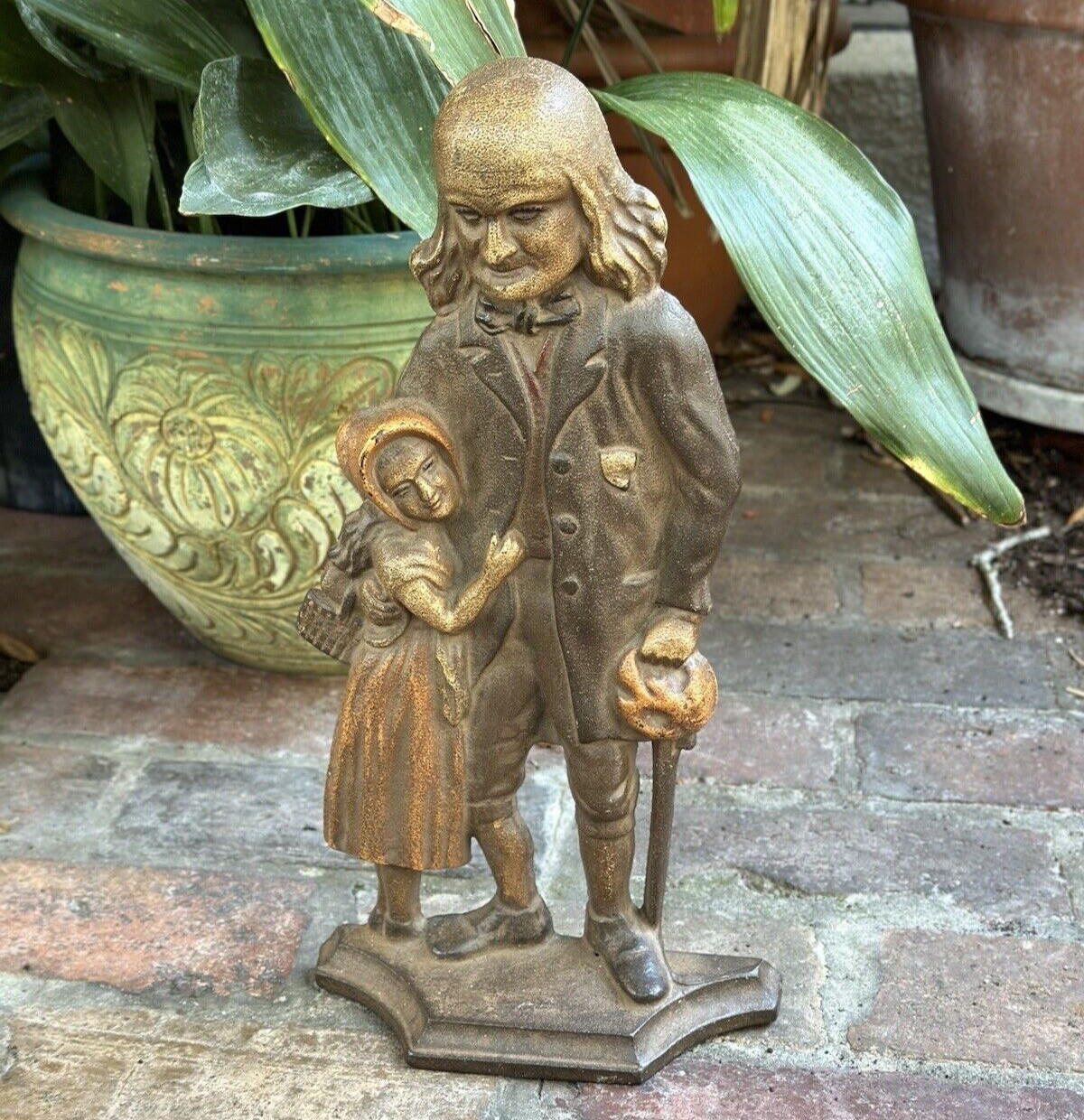 ANTIQUE CAST IRON BENJAMIN FRANKLIN & CHILD DOORSTOP BY CHARLES NOBLE..SIGNED CN ANTIQUE CAST IRON BENJAMIN FRANKLIN & CHILD DOORSTOP BY CHARLES NOBLE..SIGNED CN