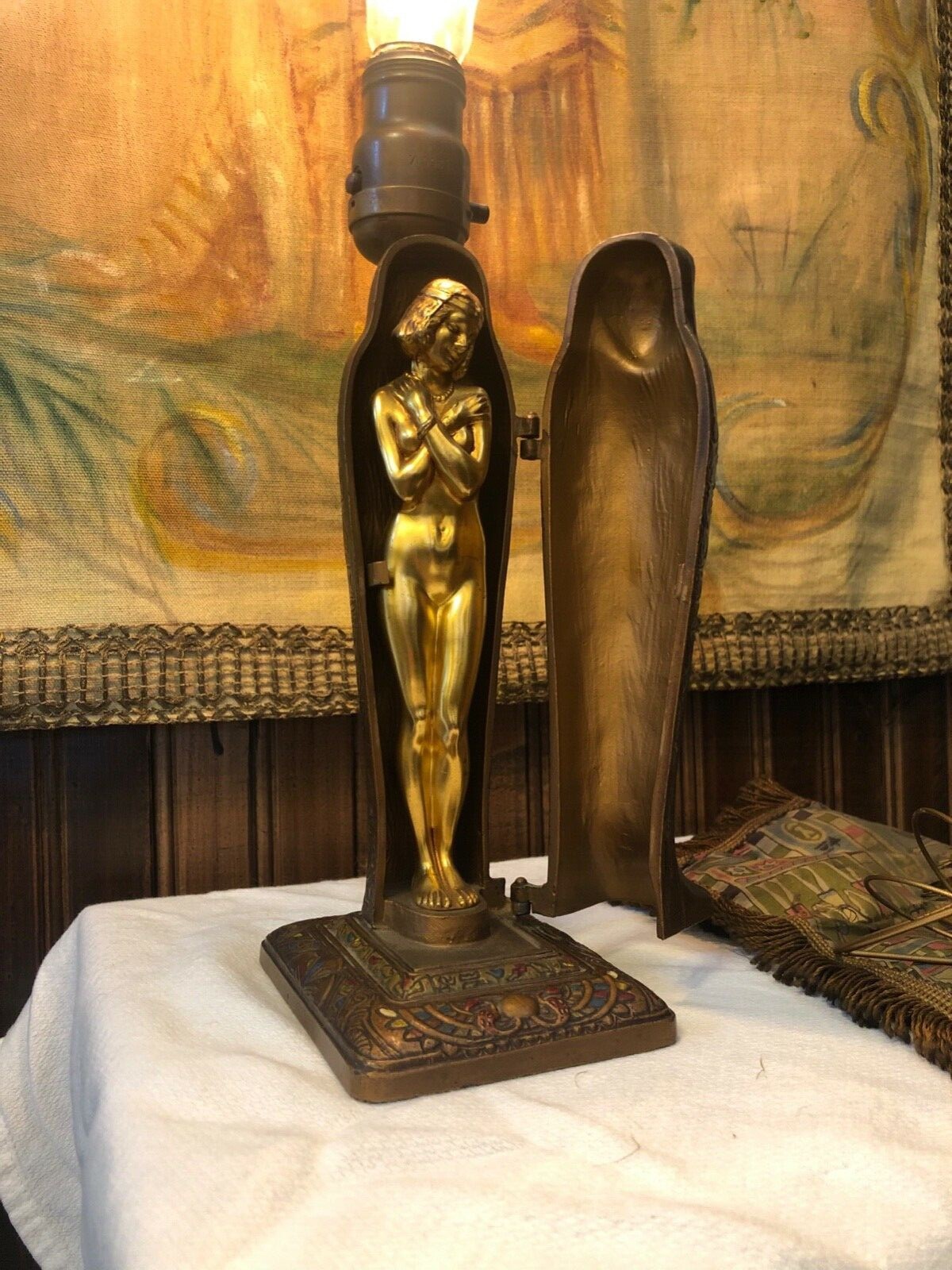 Rare Antique 1920’s L.V Aronson Egyptian Revival Lamp. Erotic Woman. Circa 1923 Rare Antique 1920’s L.V Aronson Egyptian Revival Lamp. Erotic Woman. Circa 1923