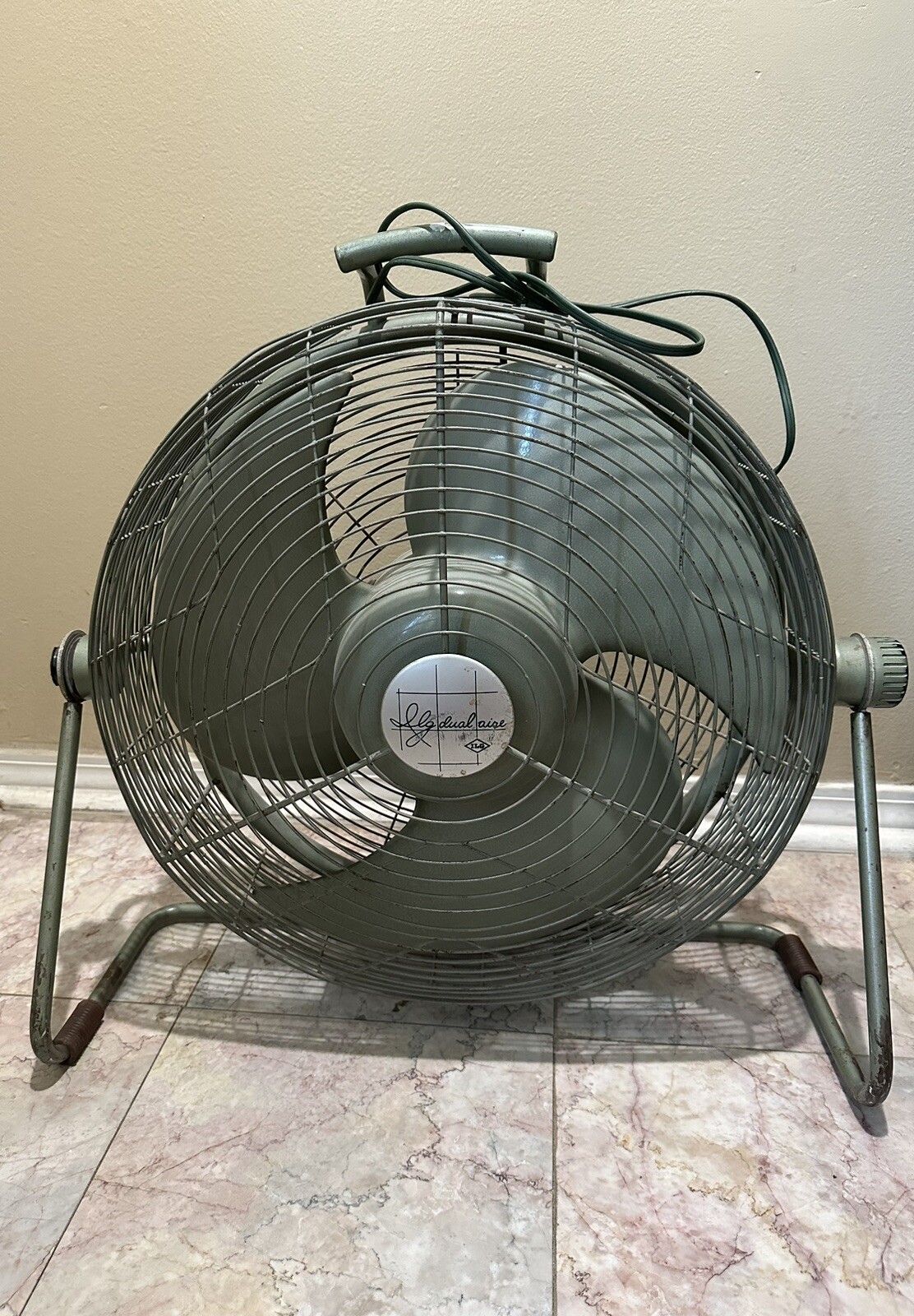 Rare-Vintage ILG Electric Dual Air Heavy Weight Fan Works( Antique.?) Rare-Vintage ILG Electric Dual Air Heavy Weight Fan Works( Antique.?)