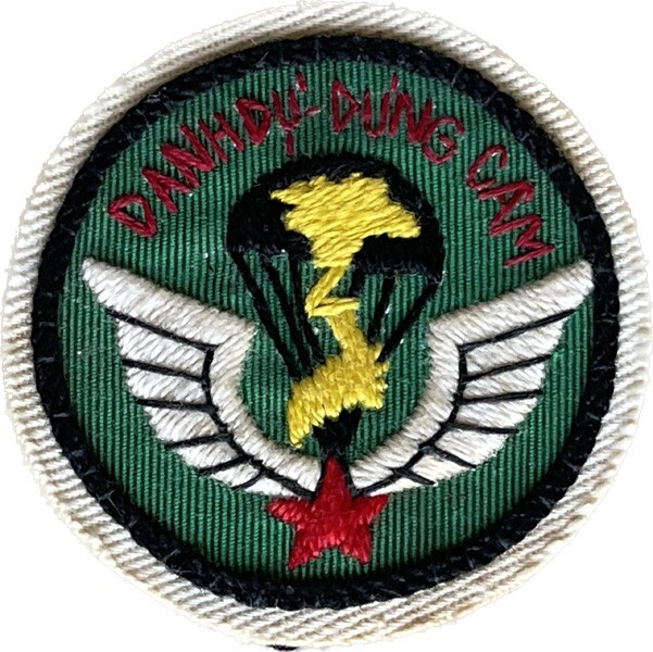 WARTIME LUC LUONG DAC BIET / SPECIAL FORCES 77TH BATTALION BERET INS (APCI-2275)