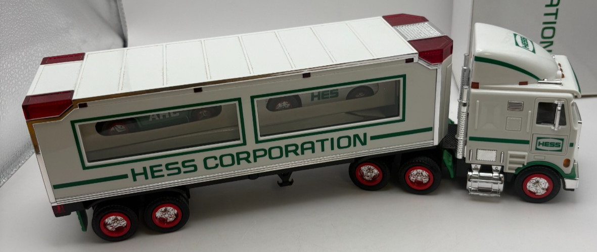 RARE 2006 HESS NYSE STOCK EXCHANGE CORPORATE NAME CHANGE TRUCK SET