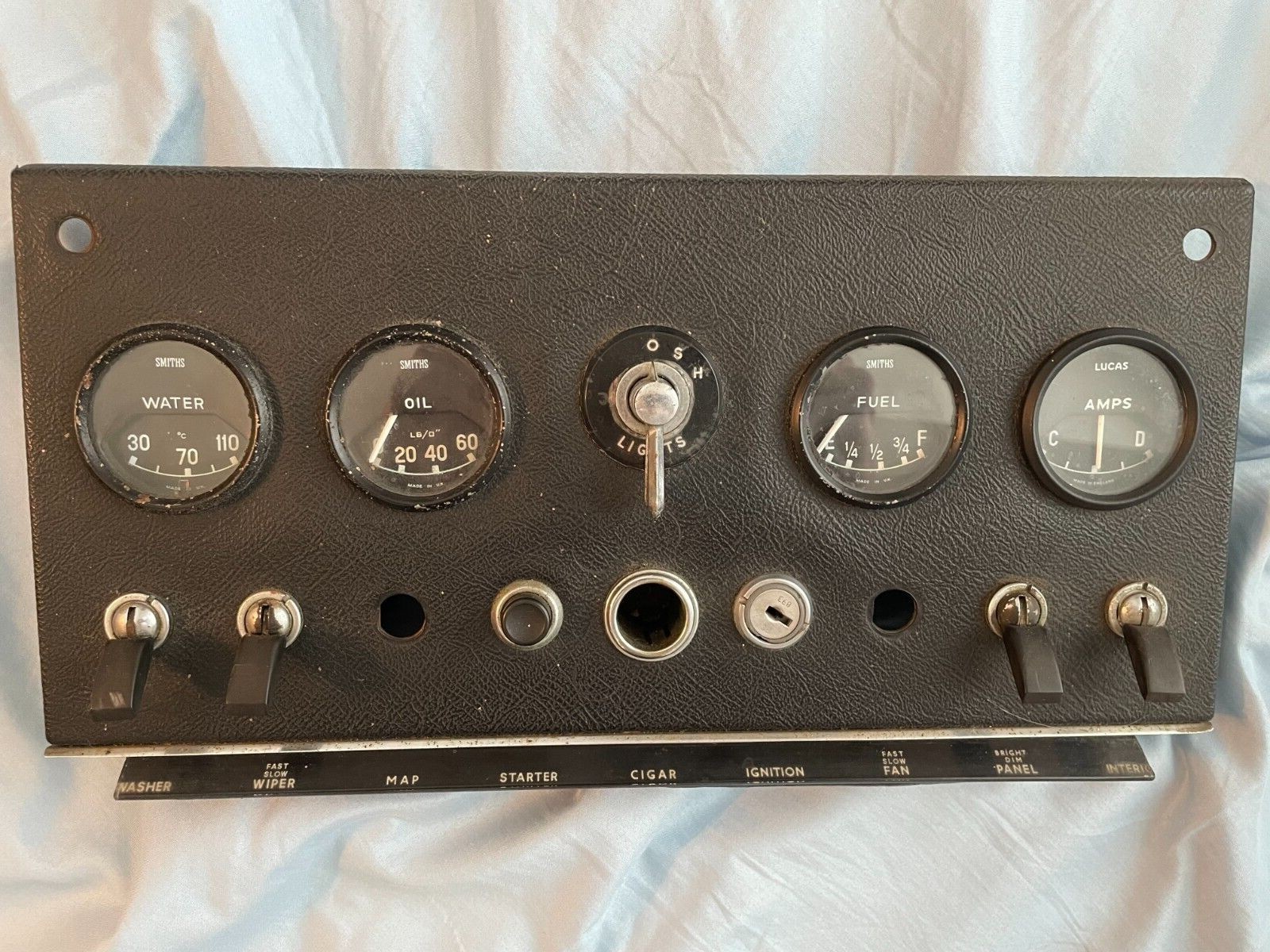 1967 Jaguar xke roadster instrument panel