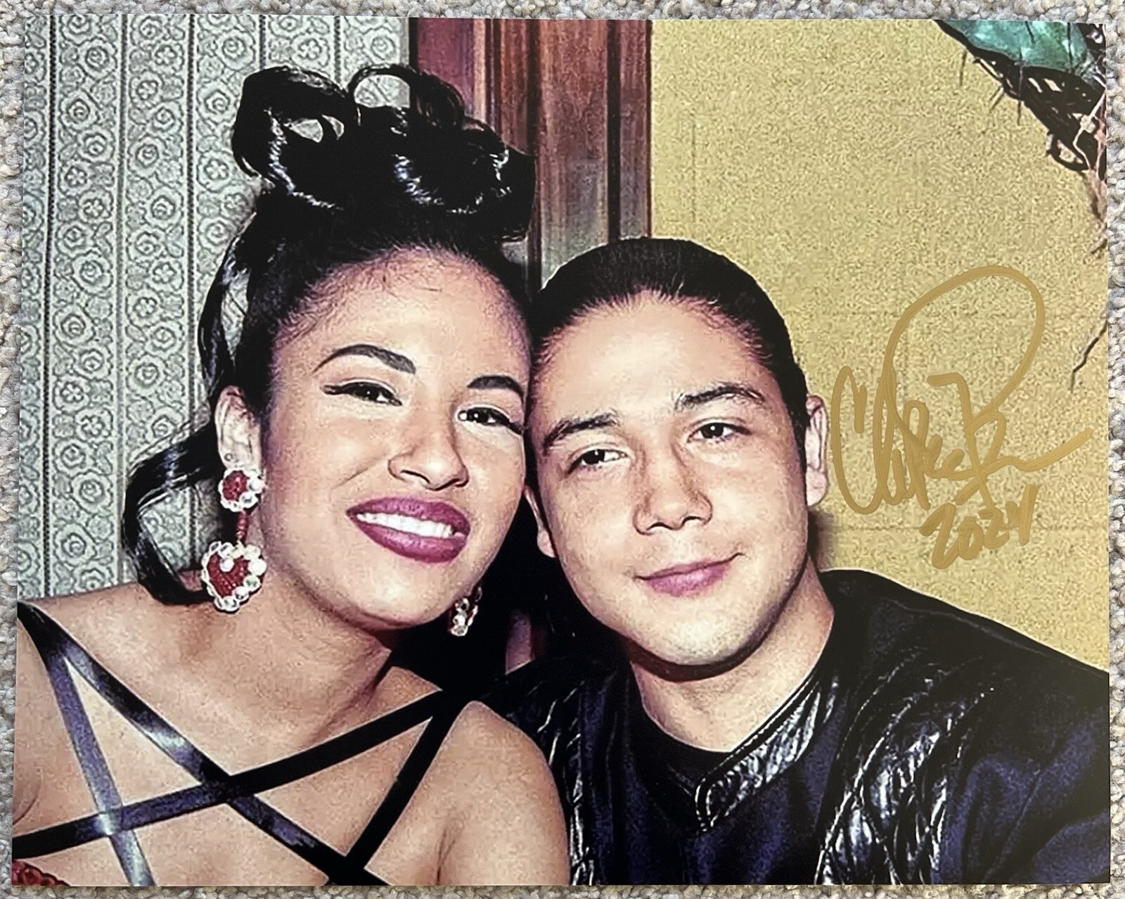 Chris Perez Signed In Person 8x10 Photo w/ Selena Quintanilla Selena y Los Dinos Chris Perez Signed In Person 8x10 Photo w/ Selena Quintanilla Selena y Los Dinos