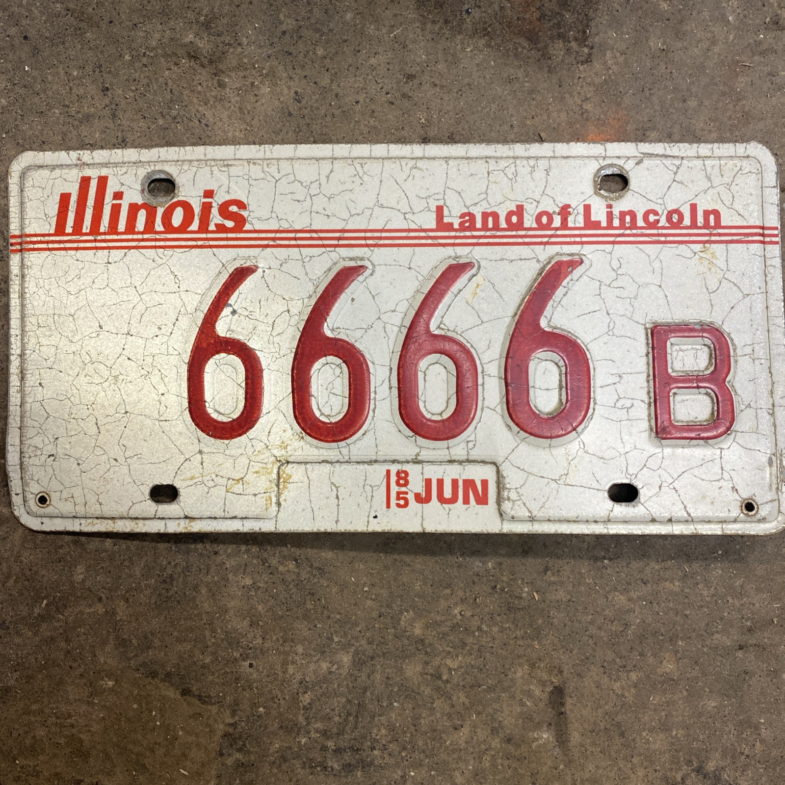 1985 Illinois Vehicle License Plate Tag 6666 Yellowstone, Texas Ranch ￼