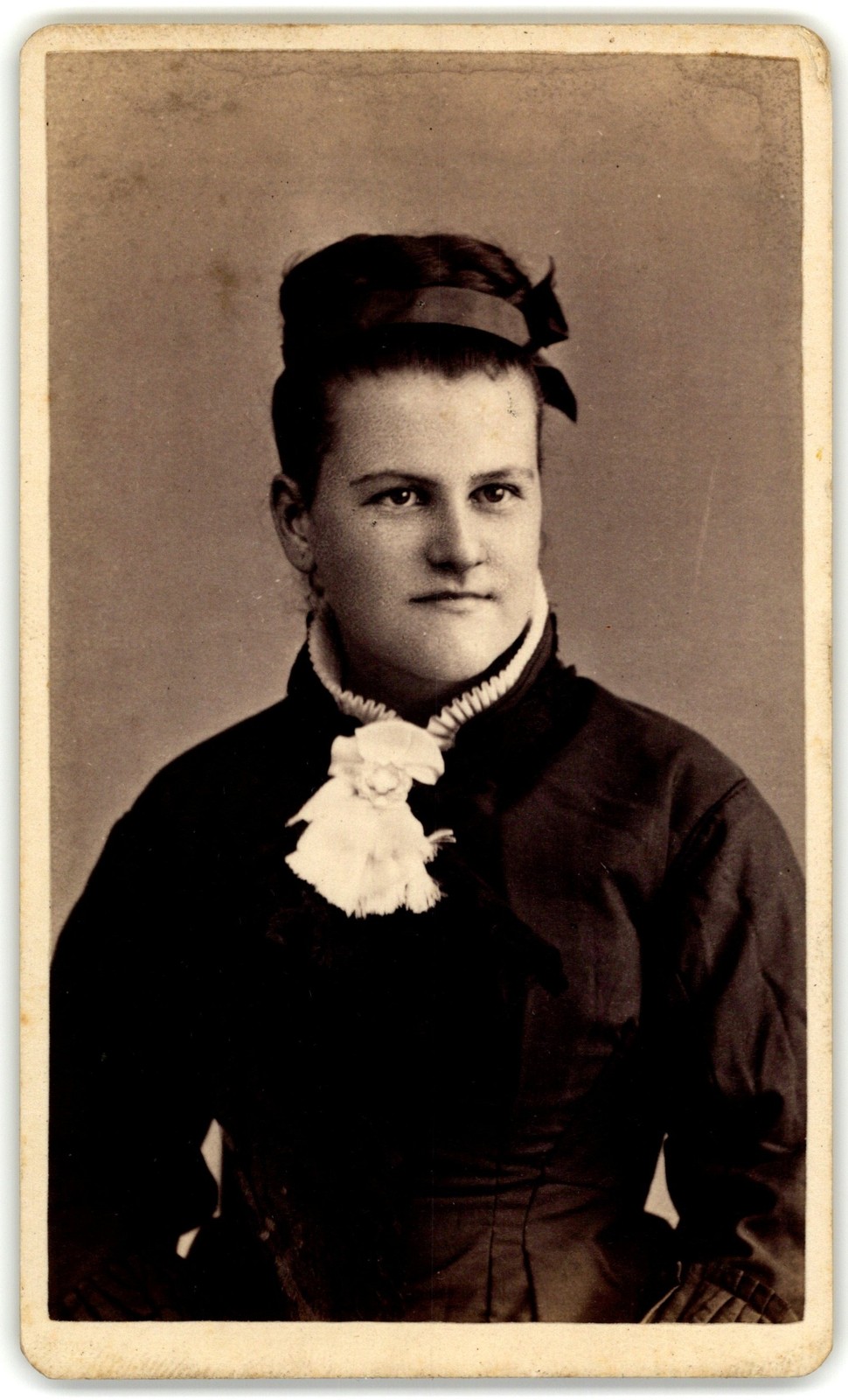 Antique CDV Circa 1870s J. K. Sutterley Gorgeous Lady in Dar Wilmington, Delawar