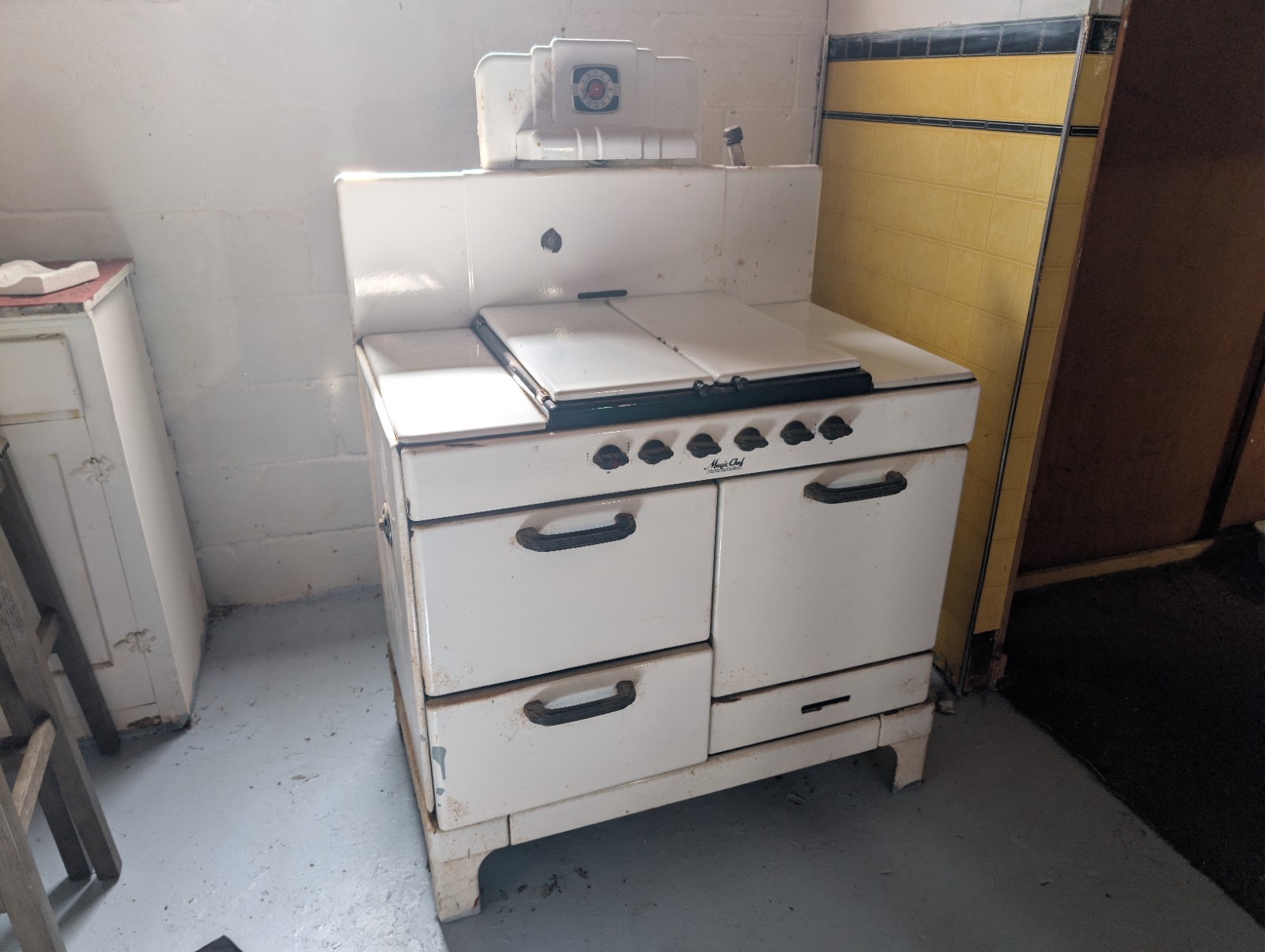 Antique 1930s-40s Magic Chef Stove