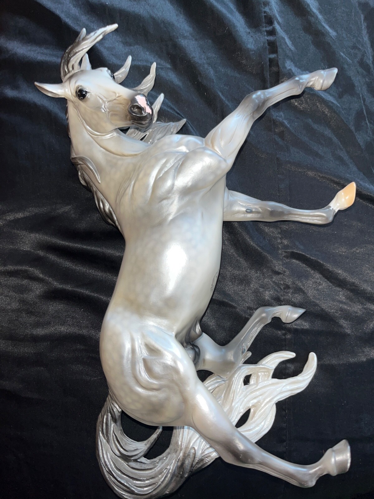 Breyer 2010 edition Dapple Silver Gray Stallion ombré mane and tail WEG Esprit 