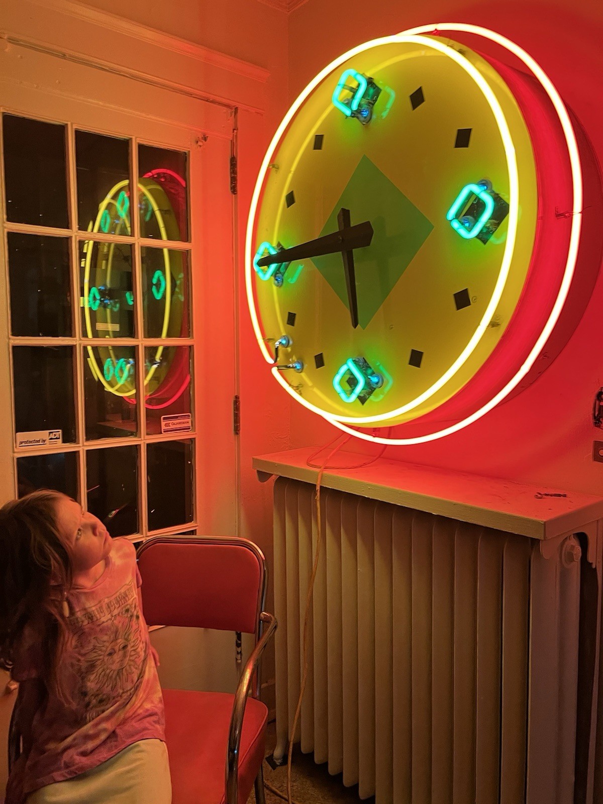 Vintage Neon Clock Movies 8 Theater - All Original - Works And lights Up 42” D Vintage Neon Clock Movies 8 Theater - All Original - Works And lights Up 42” D
