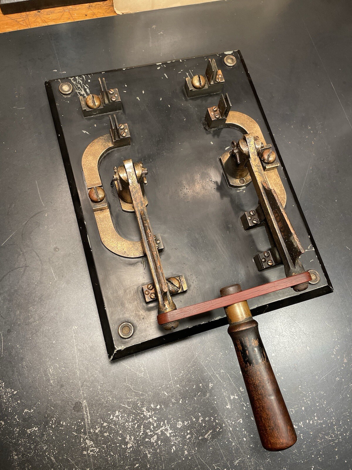 antique switch Thomson Houston dynamo switch lamp era Thomson Houston socket antique switch Thomson Houston dynamo switch lamp era Thomson Houston socket