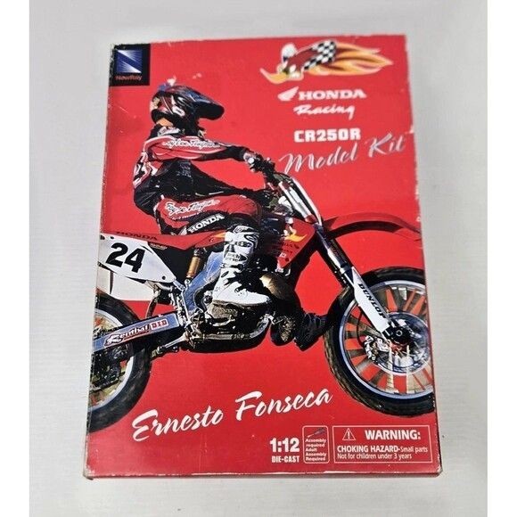 NewRay 1:12 Honda Racing CR250R Model Kit Ernesto Fonseca #24