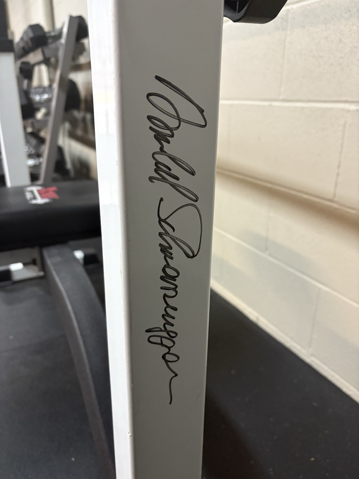 Arnold Schwarzenegger Signed Weight Bench – 2015 Arnold Classic Pump & Run