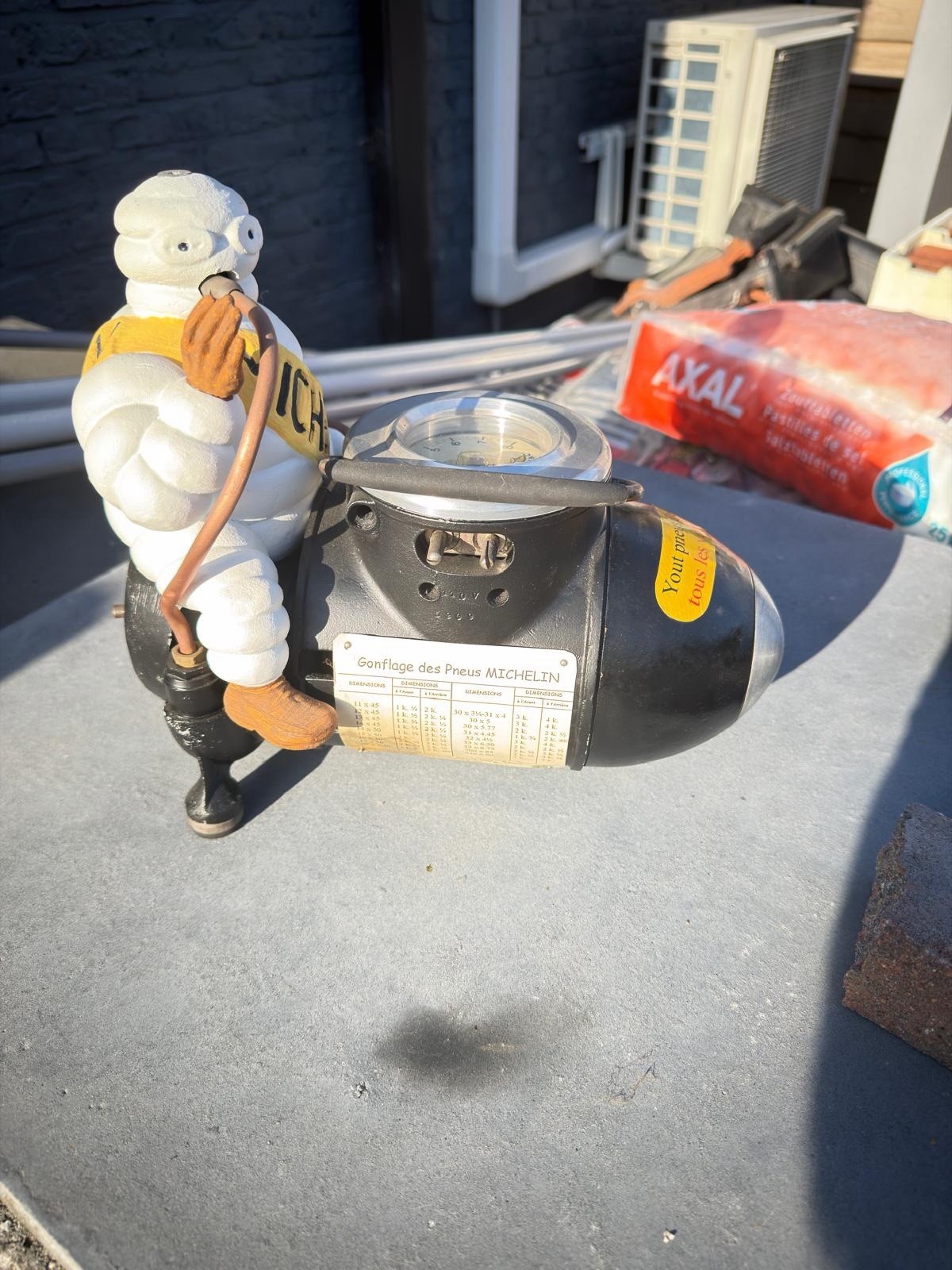 Vintage Michelin Bibendum Compressor - Zeldzaam Item Vintage Michelin Bibendum Compressor - Zeldzaam Item